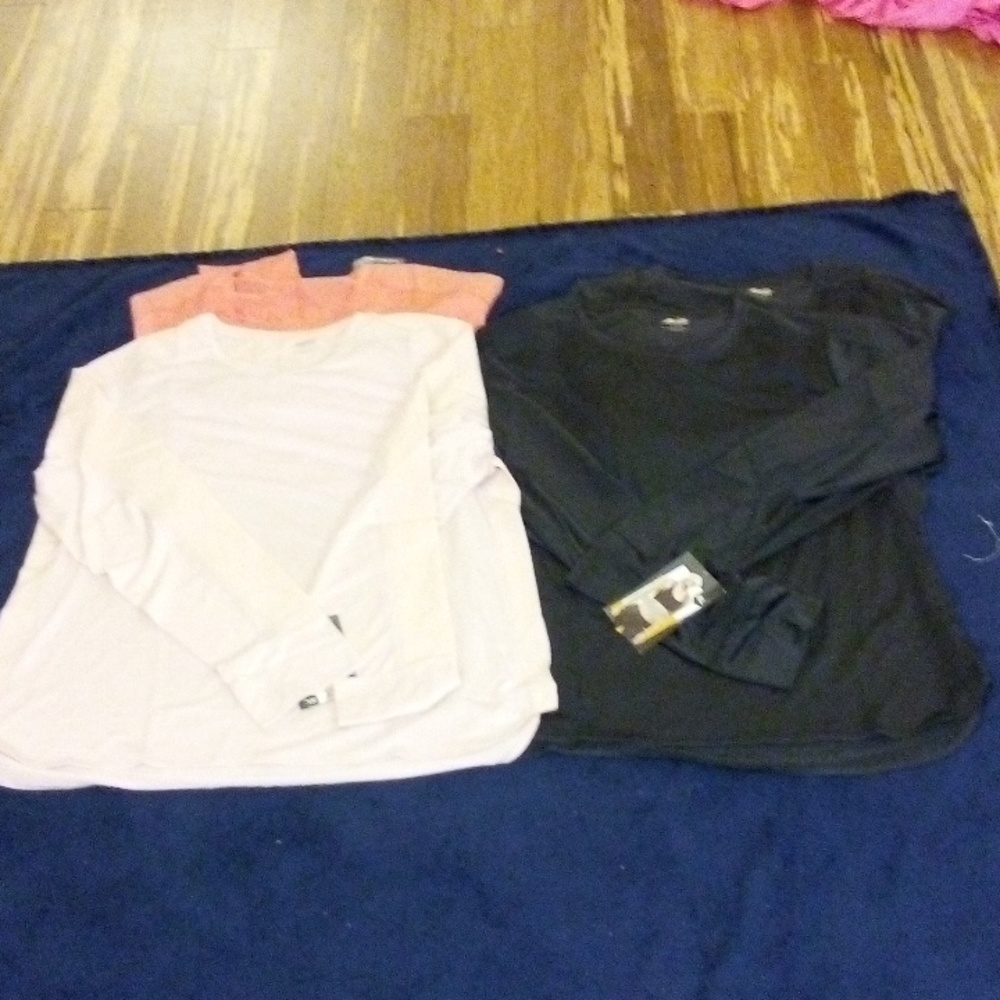 Long sleeve work out tops